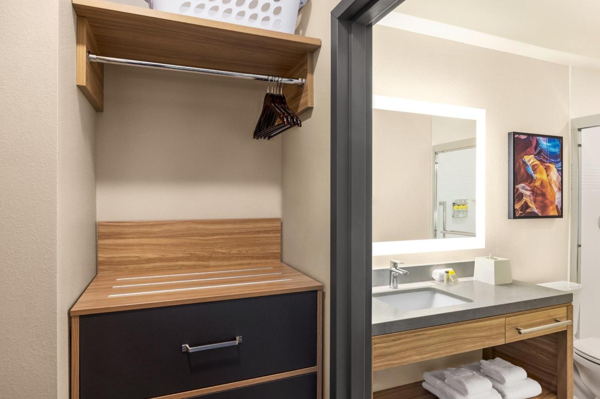 Candlewood Suites Miami - Doral By Ihg Tamiami Εξωτερικό φωτογραφία